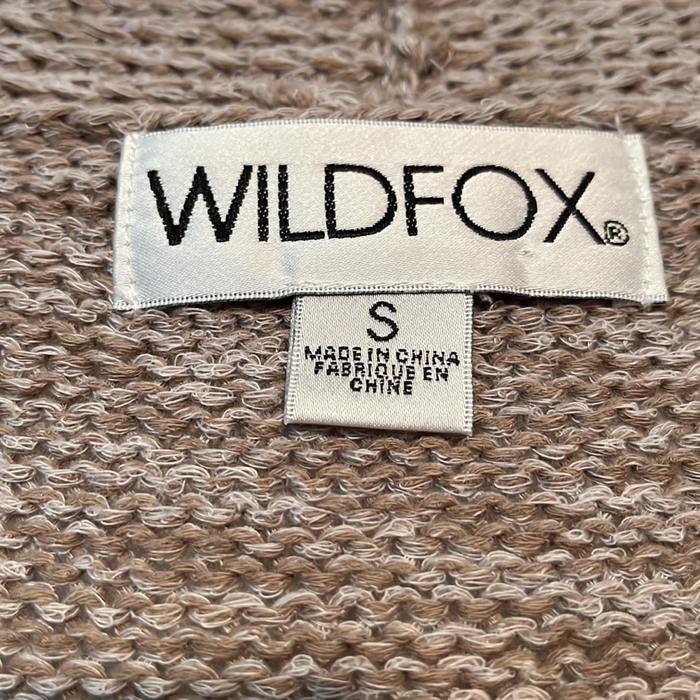 WILDFOX Don’t Care Never Cared Distressed V Neck Sweater size small - Picture 4 of 5